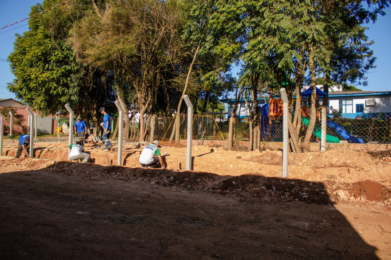 Educação de Tibagi realiza substituição de alambrado no CMEI Dona Inez