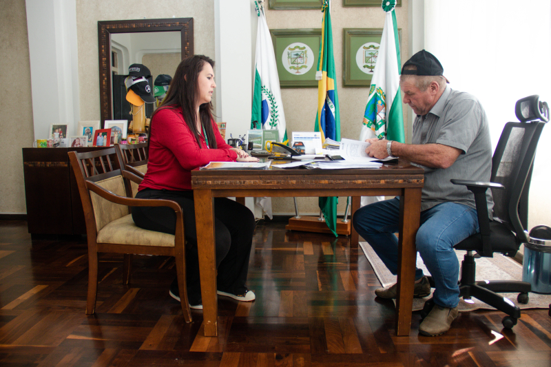 Prefeito de Tibagi assina adesão ao Controla Paraná