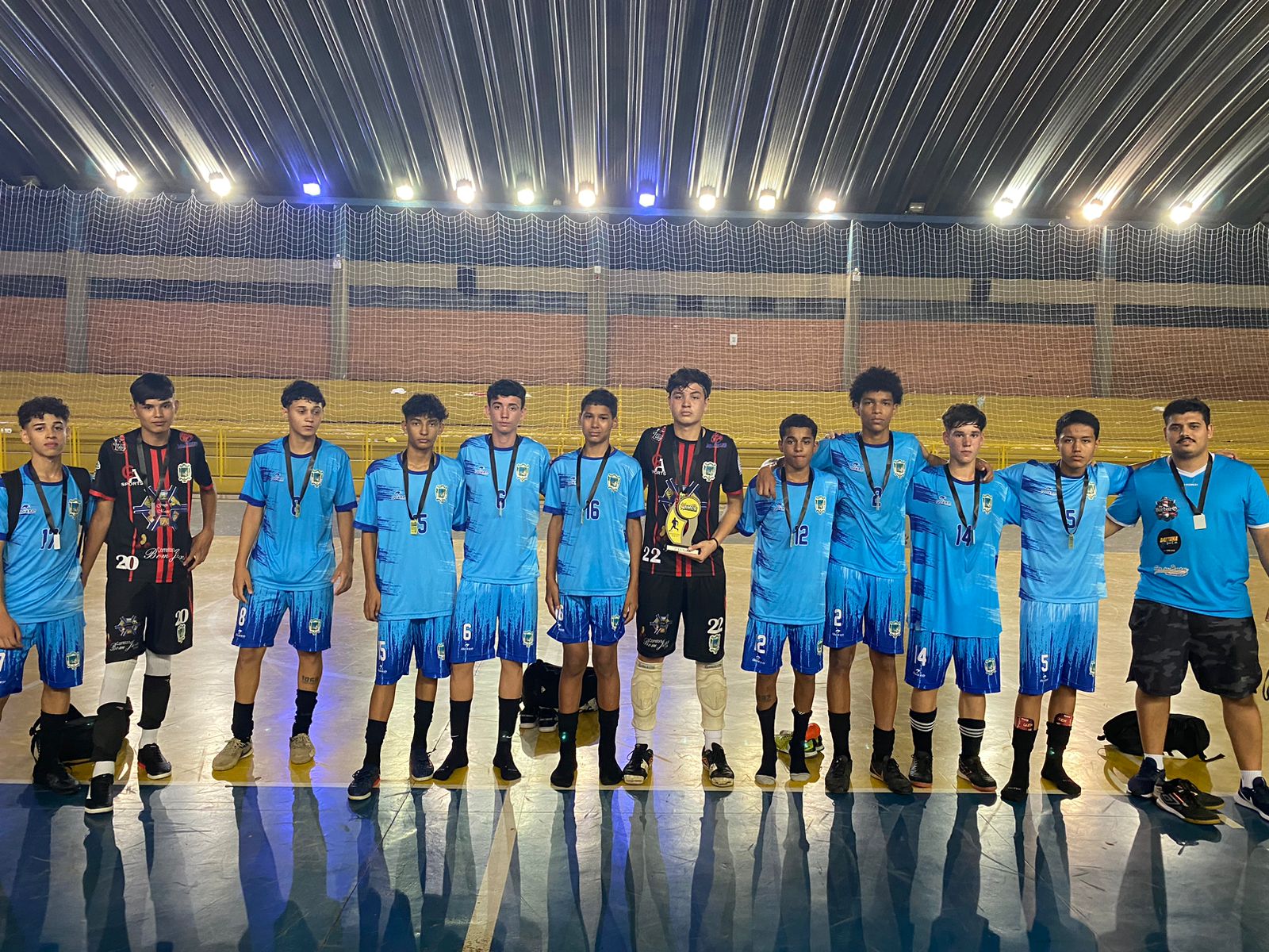 Equipe sub-15 masculina de Tibagi conquista a prata no Desafio AMCG de Futsal