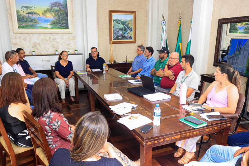 Prefeito Rildo realiza reunião com secretários para alinhamento de gestão