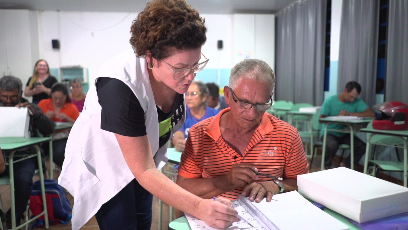 Com matrículas abertas, EJA oferece oportunidade de retomada dos estudos