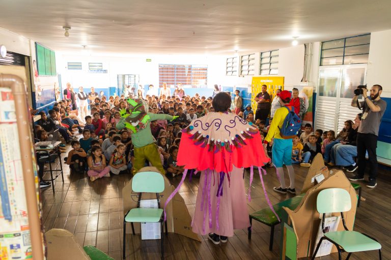 Tibagi recebe projeto “Teatro é Escola” com apresentação sobre consciência ambiental nas escolas