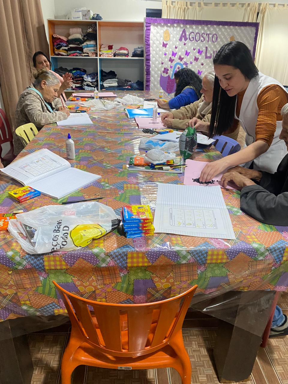 Imagem Notícia: Curso de alfabetização transforma a vida de idosos e adultos na Vila São José