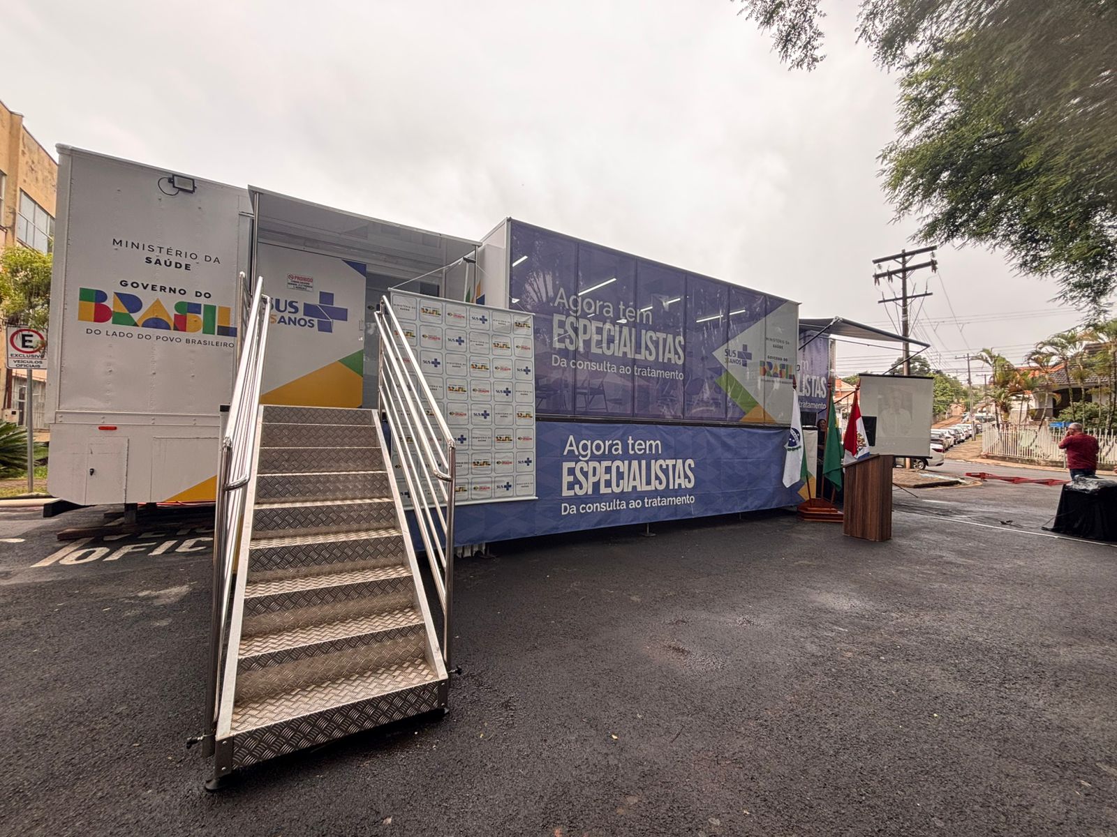 Imagem Notícia: Vice-prefeita Helynez participa da abertura da Carreta da Saúde da Mulher em Telêmaco Borba