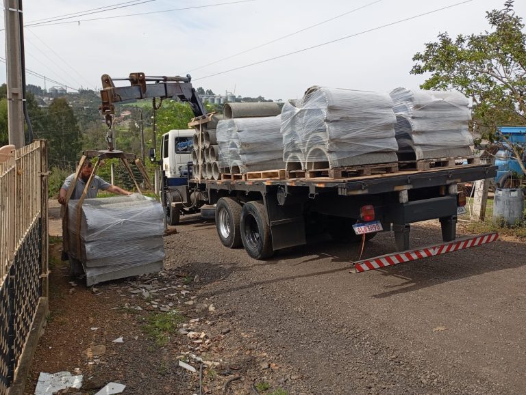Recuperação da rede de drenagem da Vila Santo Antônio recebe novas manilhas